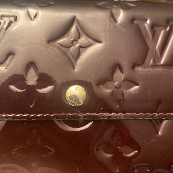 Authentic Louis Vuitton Monogram Vernis Sarah Wallet - Picture 2 of 10